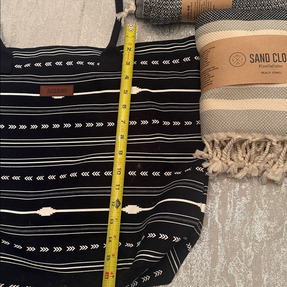 Sand Cloud Black and White Tote Bag and Blanket Set - Picture 3 of 4